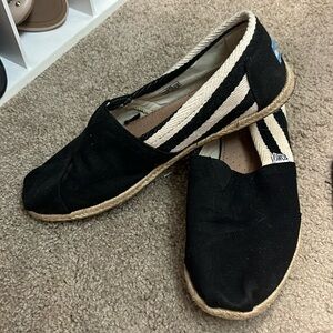 Toms Flats Sz 8